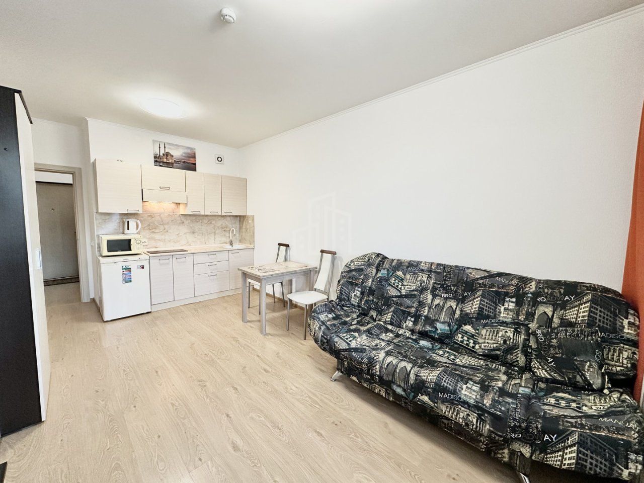 студия в Санкт-Петербурге по адресу: Комендантский проспект, 64, к 1