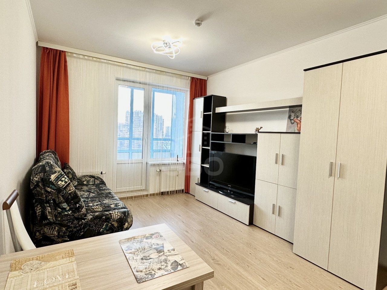 студия в Санкт-Петербурге по адресу: Комендантский проспект, 64, к 1