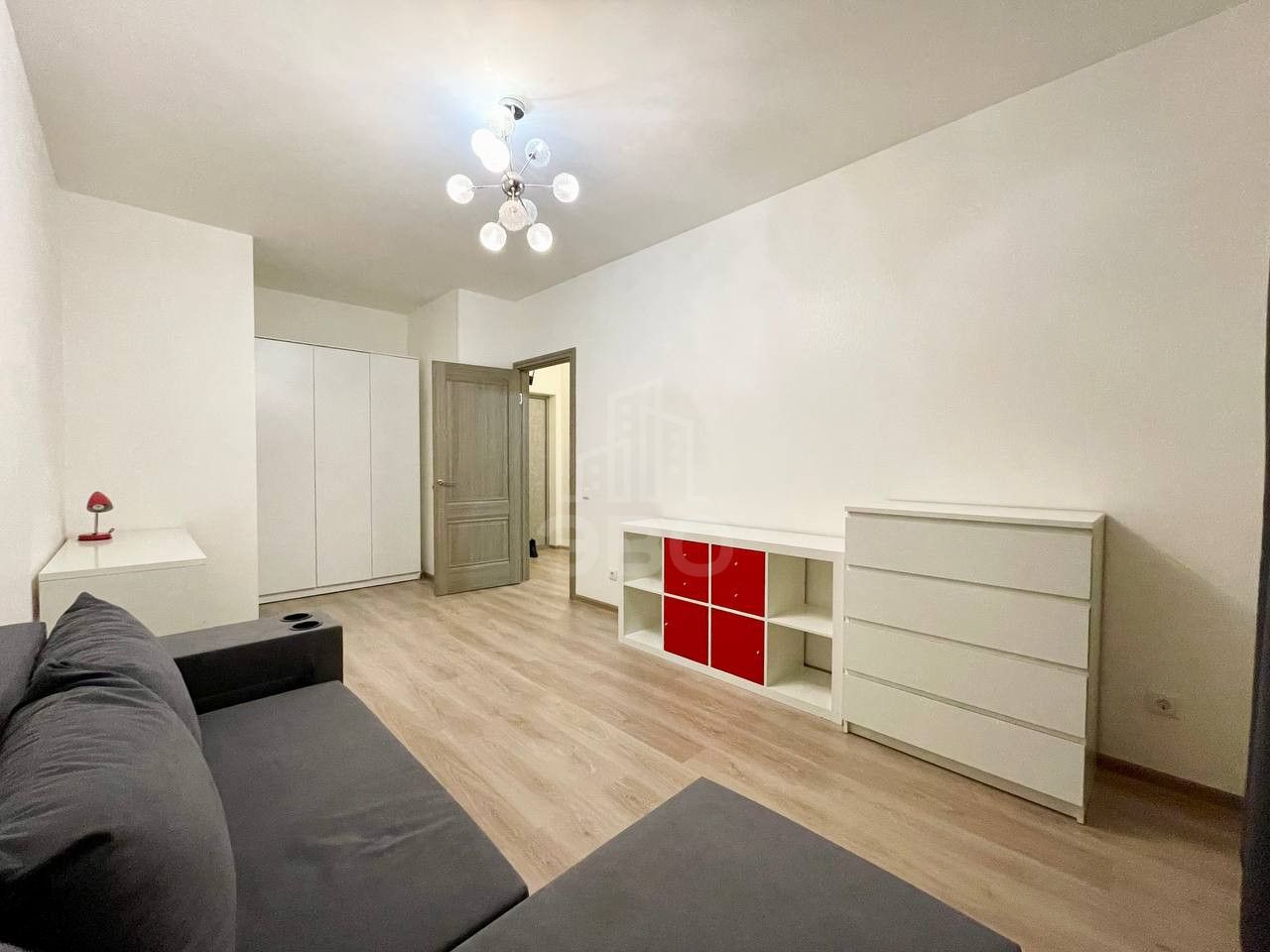 однокомнатная квартира в Санкт-Петербурге по адресу: Среднерогатская ул., 13, к 1