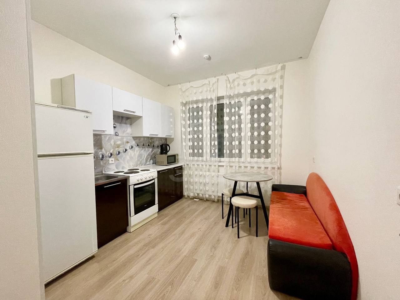 однокомнатная квартира в Санкт-Петербурге по адресу: Среднерогатская ул., 13, к 1