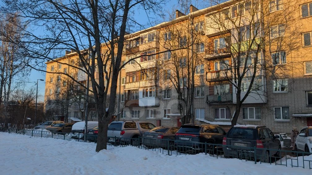 двухкомнатная квартира в Санкт-Петербурге по адресу: Первого Мая ул., 79