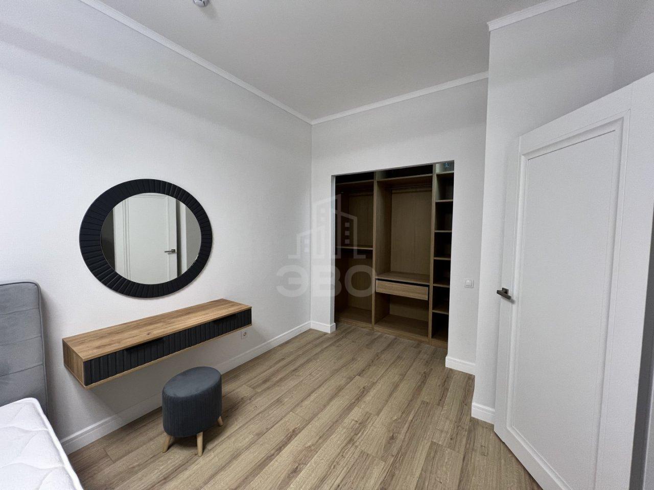 трехкомнатная квартира в Санкт-Петербурге по адресу: Миклухо Маклая наб., 3, к 1