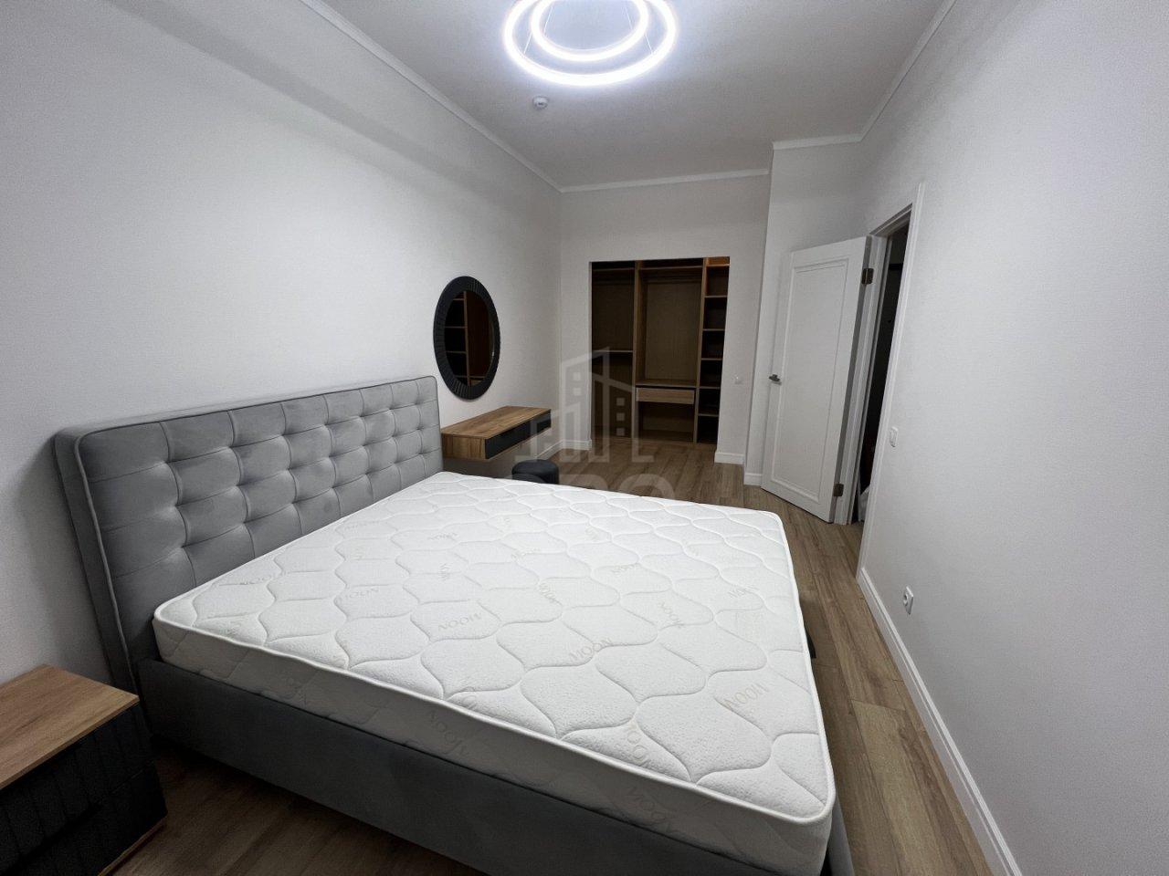 трехкомнатная квартира в Санкт-Петербурге по адресу: Миклухо Маклая наб., 3, к 1