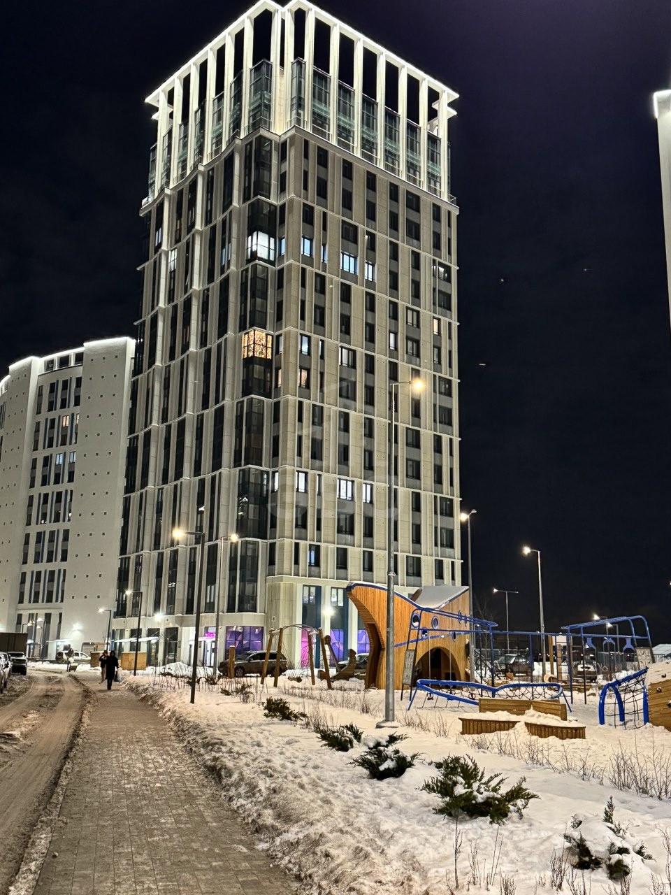 трехкомнатная квартира в Санкт-Петербурге по адресу: Миклухо Маклая наб., 3, к 1