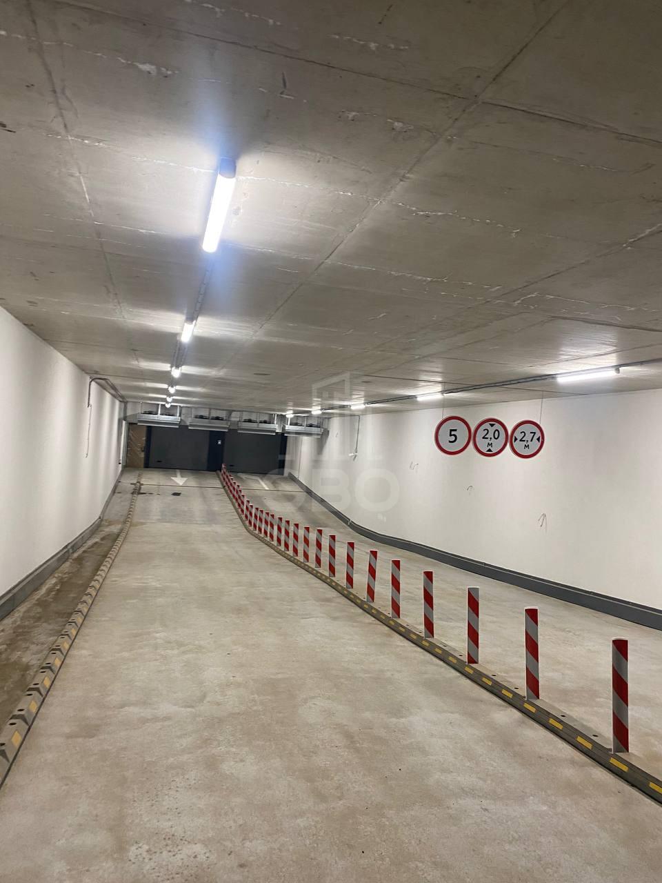 трехкомнатная квартира в Санкт-Петербурге по адресу: Миклухо Маклая наб., 3, к 1