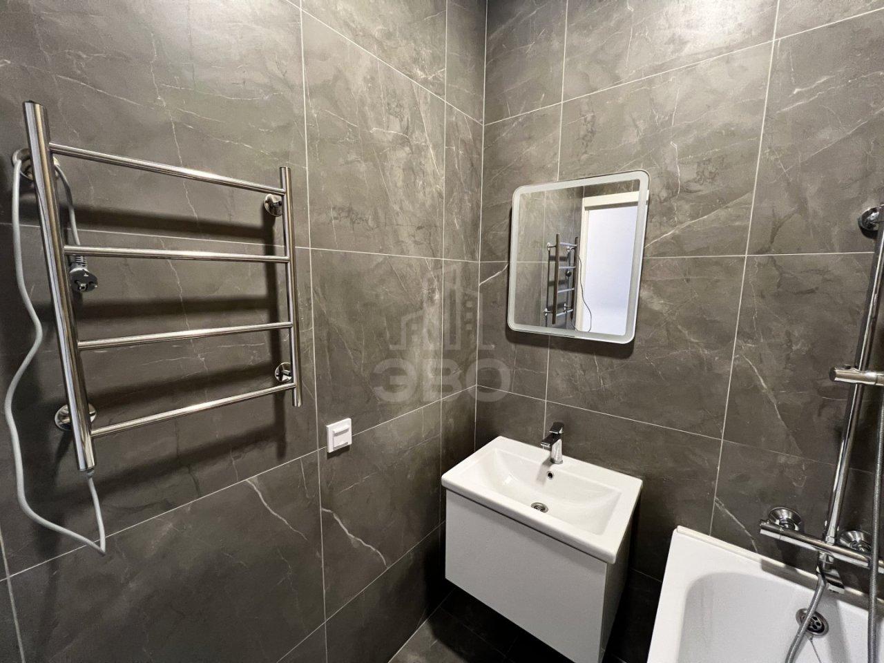 трехкомнатная квартира в Санкт-Петербурге по адресу: Миклухо Маклая наб., 3, к 1