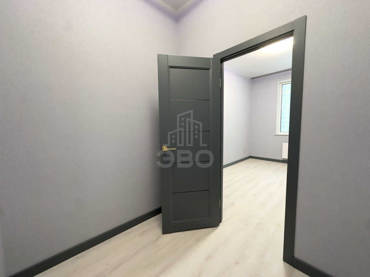 трехкомнатная квартира в Ленинградской области по адресу: Солнечная ул., 12