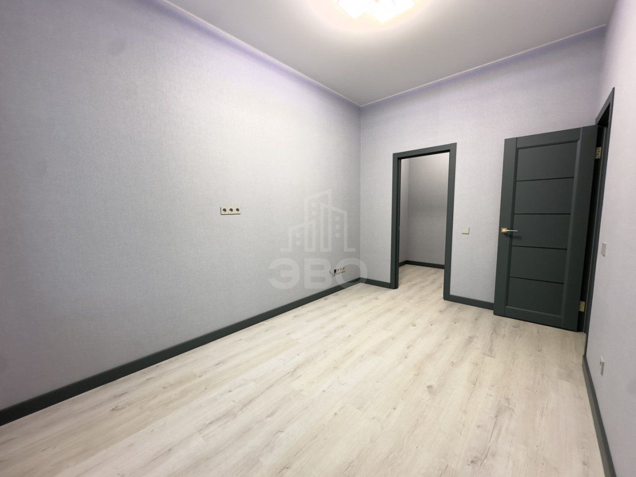 трехкомнатная квартира в Ленинградской области по адресу: Солнечная ул., 12