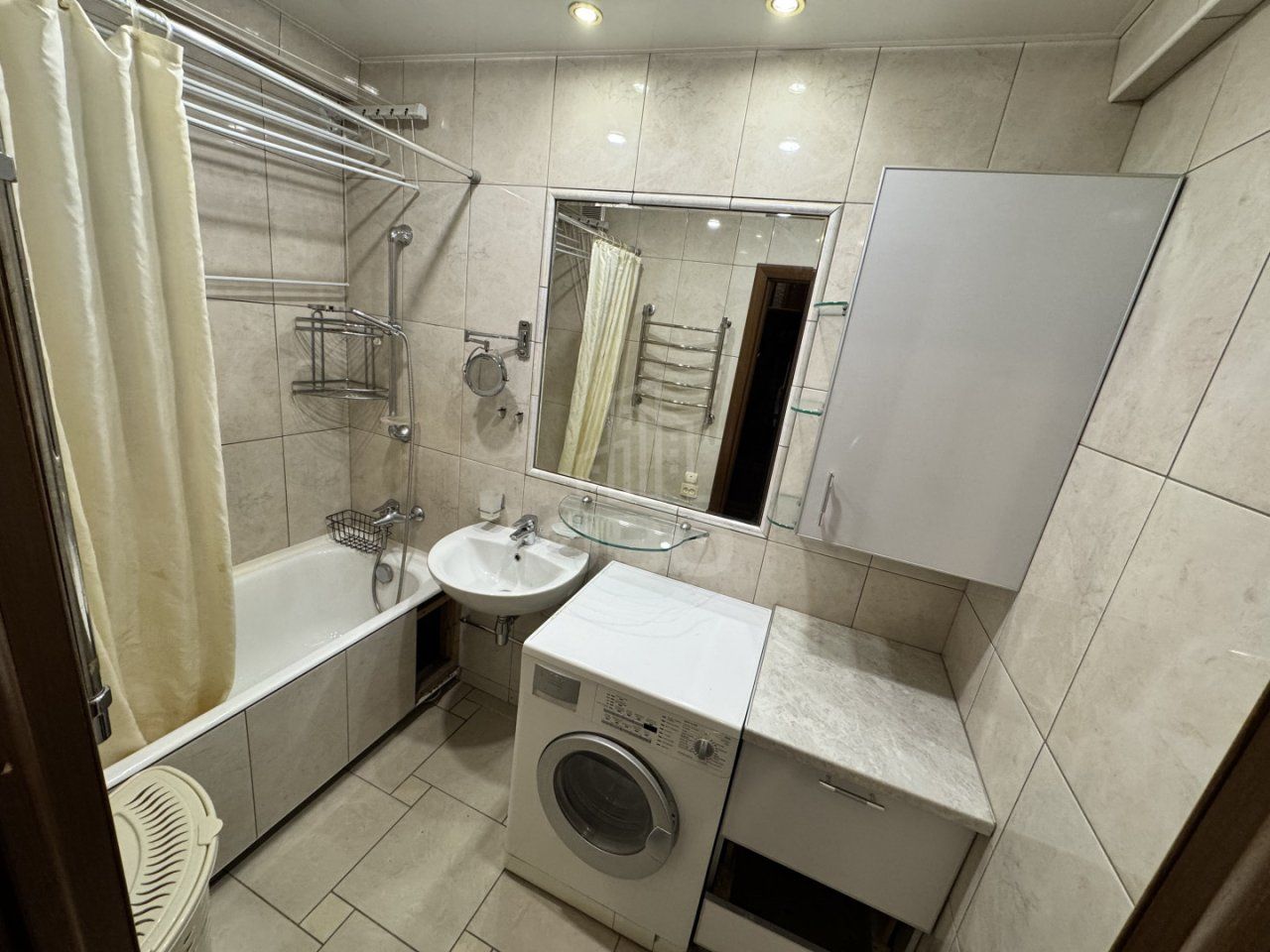 двухкомнатная квартира в Санкт-Петербурге по адресу: Белы Куна ул., 17, к 2