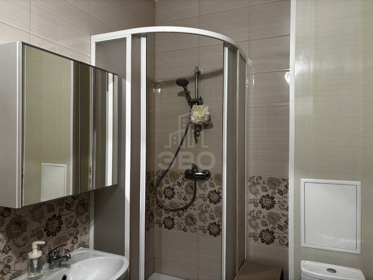 студия в Ленинградской области по адресу: Английская ул., 3, к 2