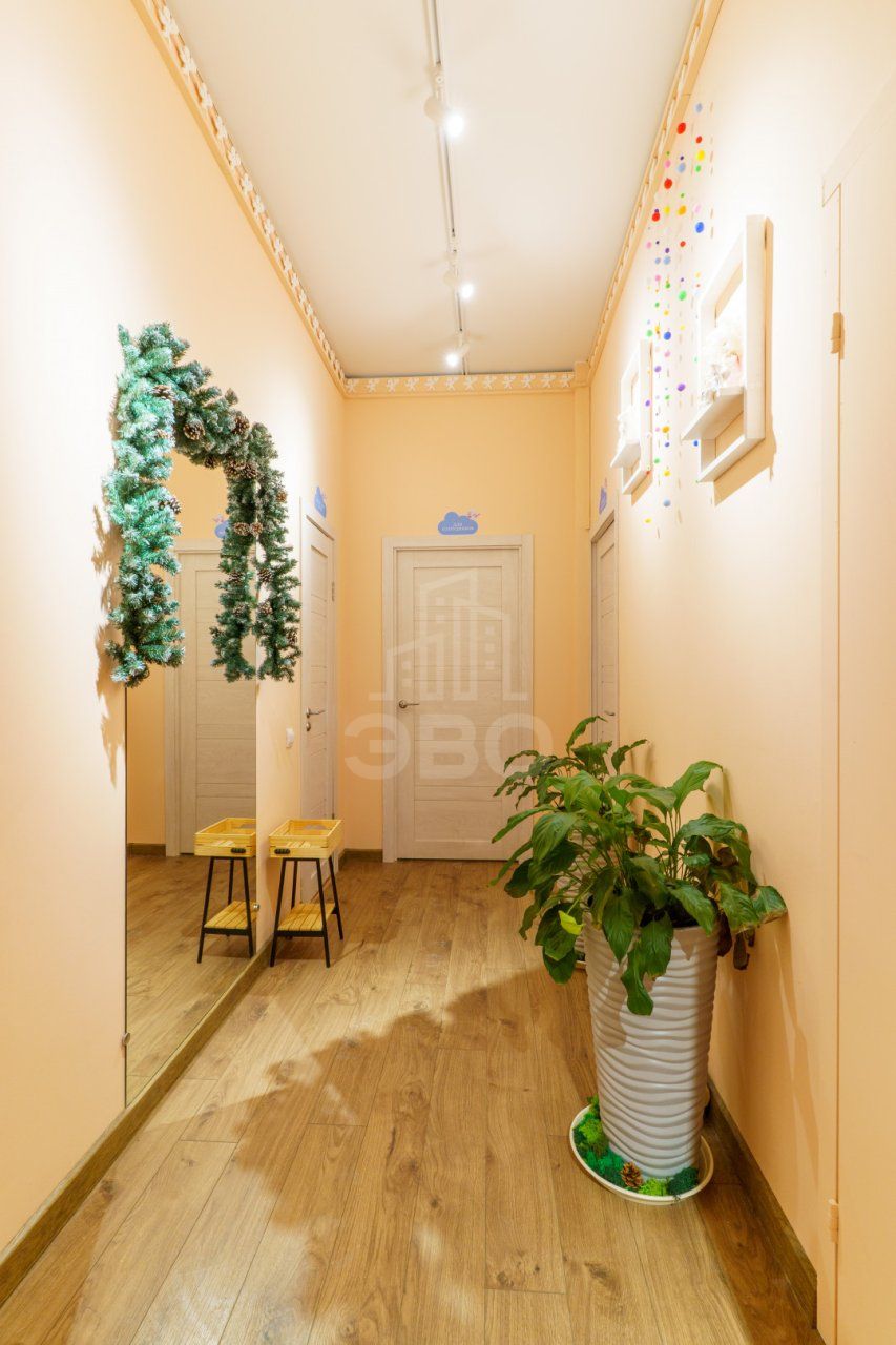 коммерция в Санкт-Петербурге по адресу: 2-я В.О. линия, 13/6