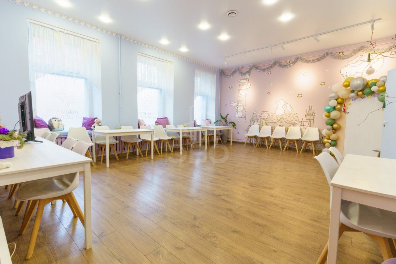 коммерция в Санкт-Петербурге по адресу: 2-я В.О. линия, 13/6