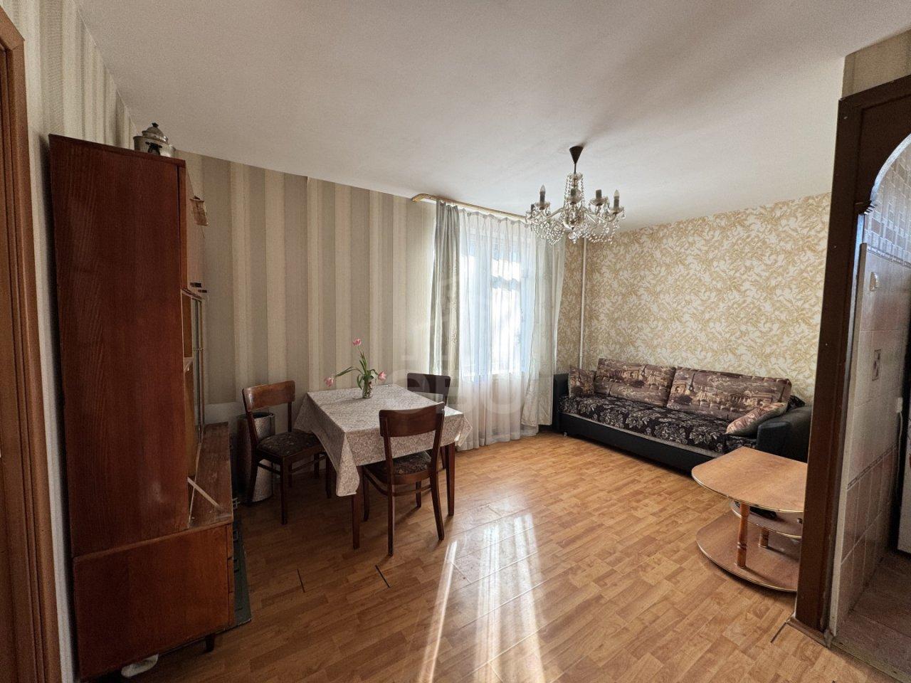 трехкомнатная квартира в Санкт-Петербурге по адресу: Танкиста Хрустицкого ул., 17