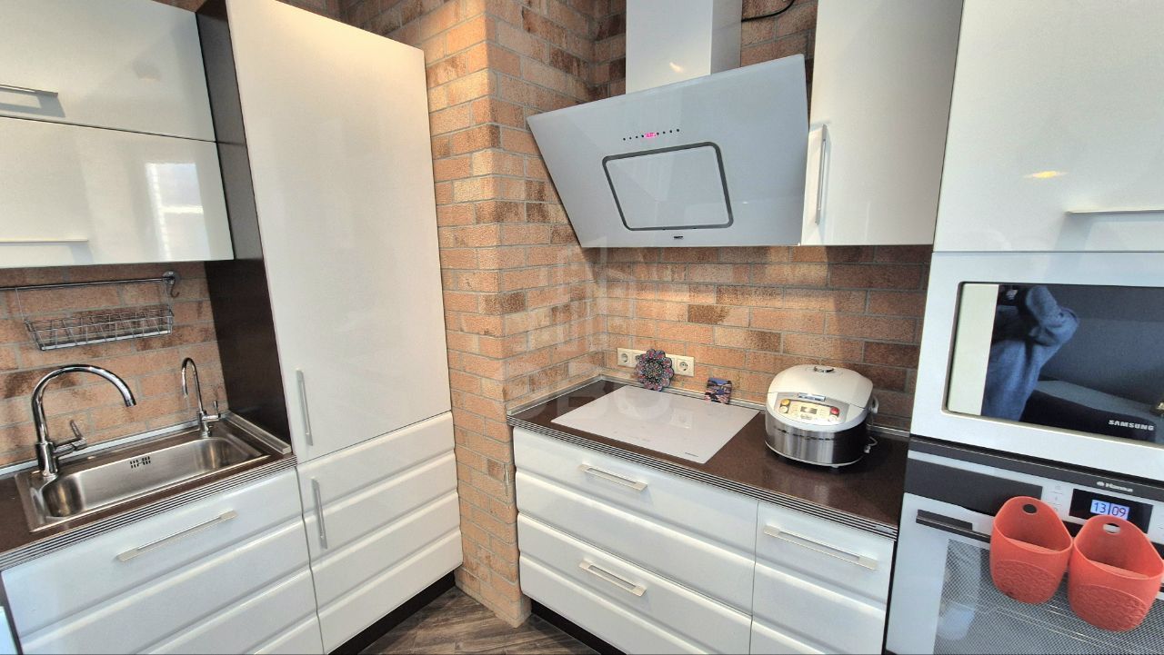 двухкомнатная квартира в Санкт-Петербурге по адресу: Кондратьевский проспект, 62, к 7