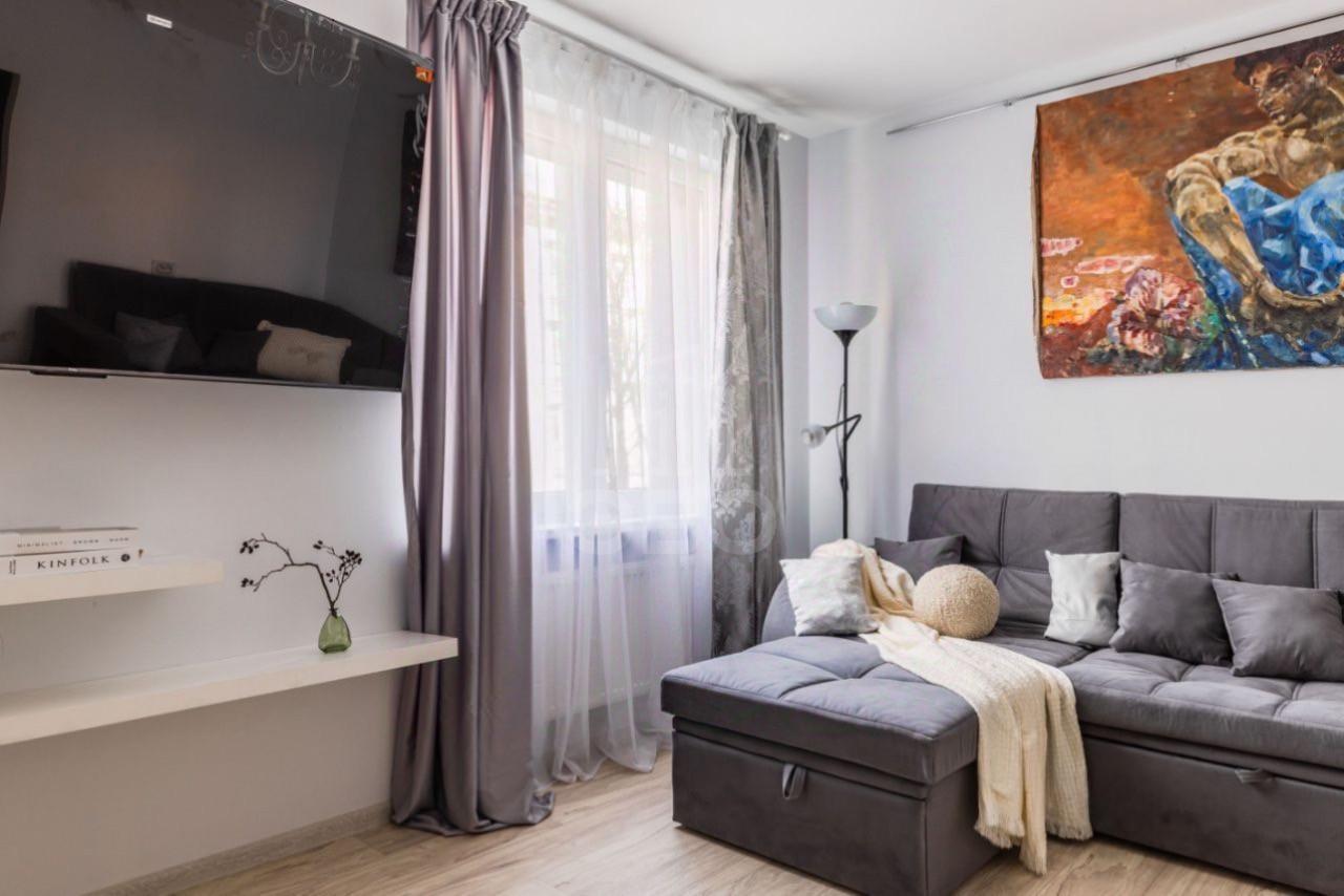 трехкомнатная квартира в Санкт-Петербурге по адресу: Днепропетровская ул., 37