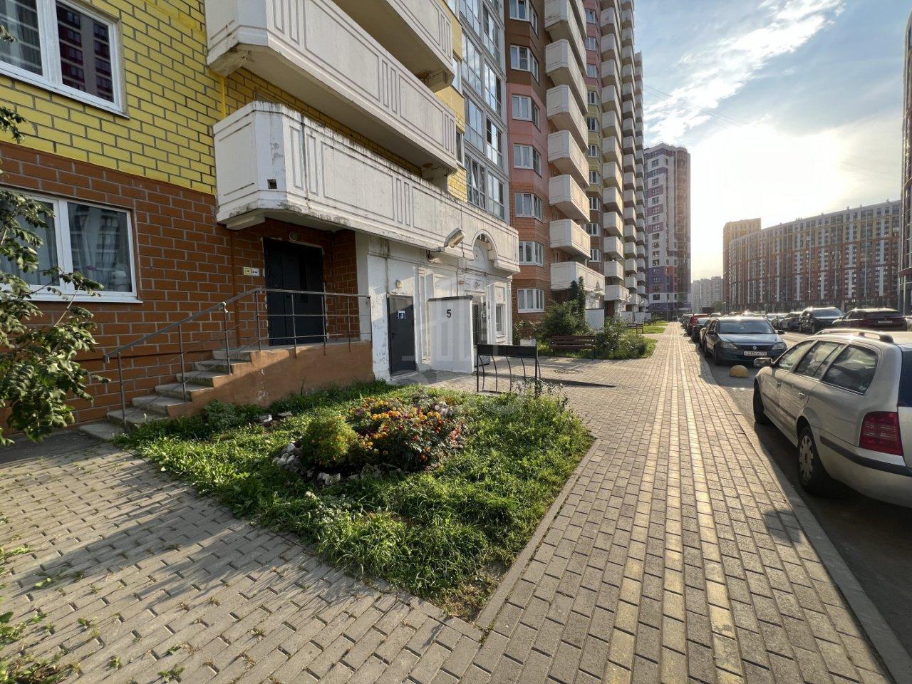 однокомнатная квартира в Санкт-Петербурге по адресу: Глухарская ул., 27, к 1, строение 1