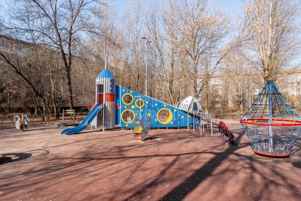 двухкомнатная квартира в Санкт-Петербурге по адресу: Новоизмайловский проспект, 32, к 2