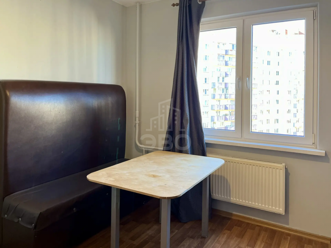 четырехкомнатная квартира в Санкт-Петербурге по адресу: Маршала Захарова ул., 16, к 1