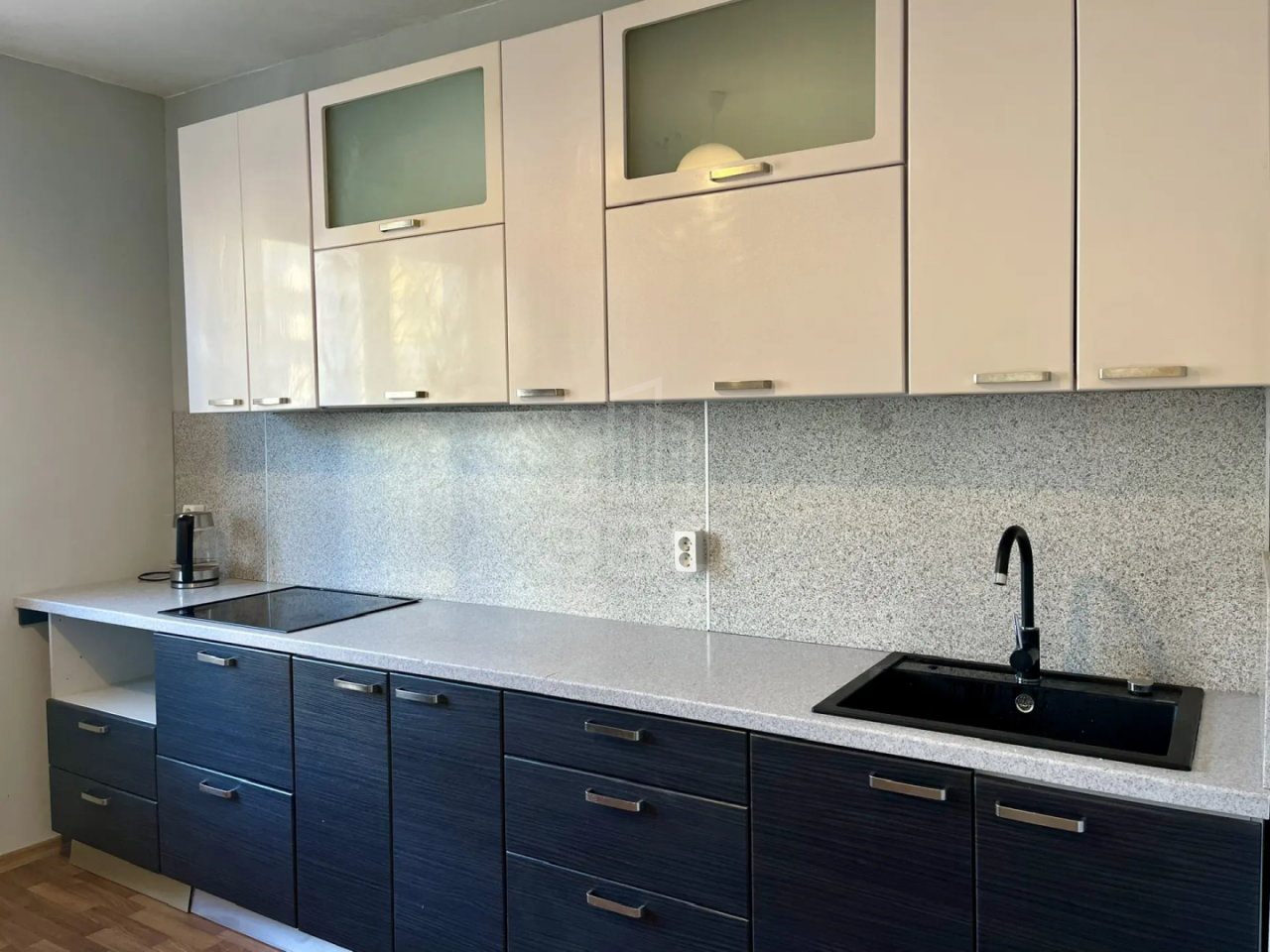 четырехкомнатная квартира в Санкт-Петербурге по адресу: Маршала Захарова ул., 16, к 1