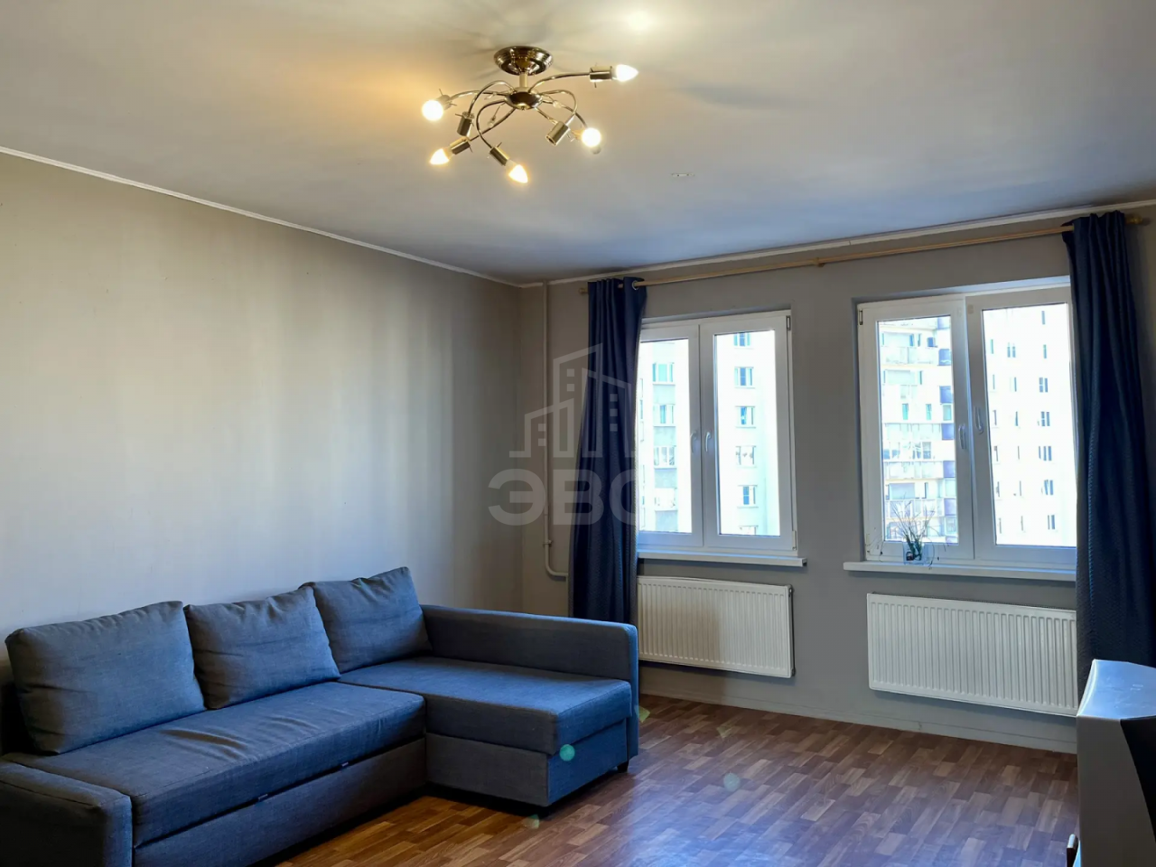 четырехкомнатная квартира в Санкт-Петербурге по адресу: Маршала Захарова ул., 16, к 1