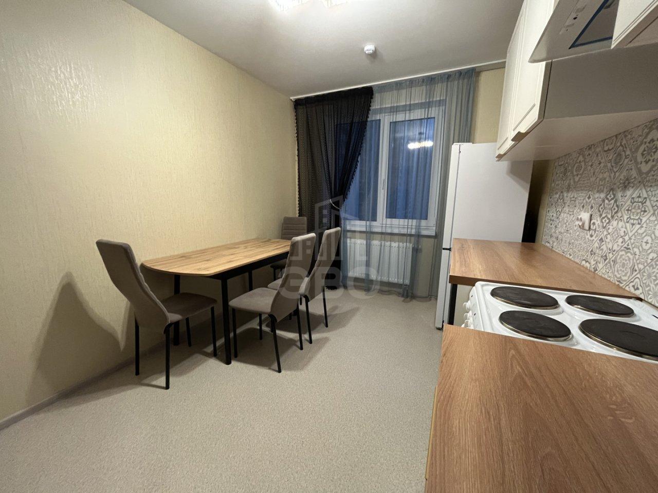 трехкомнатная квартира в Санкт-Петербурге по адресу: Ленинский проспект, 68