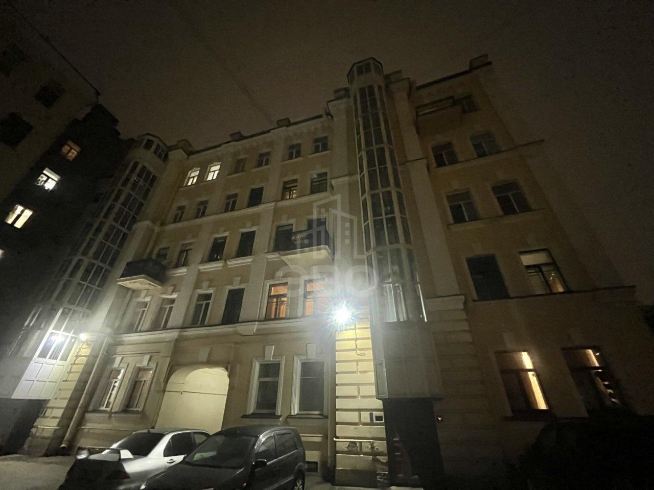 трехкомнатная квартира в Санкт-Петербурге по адресу: Рижский проспект, 50, литера б