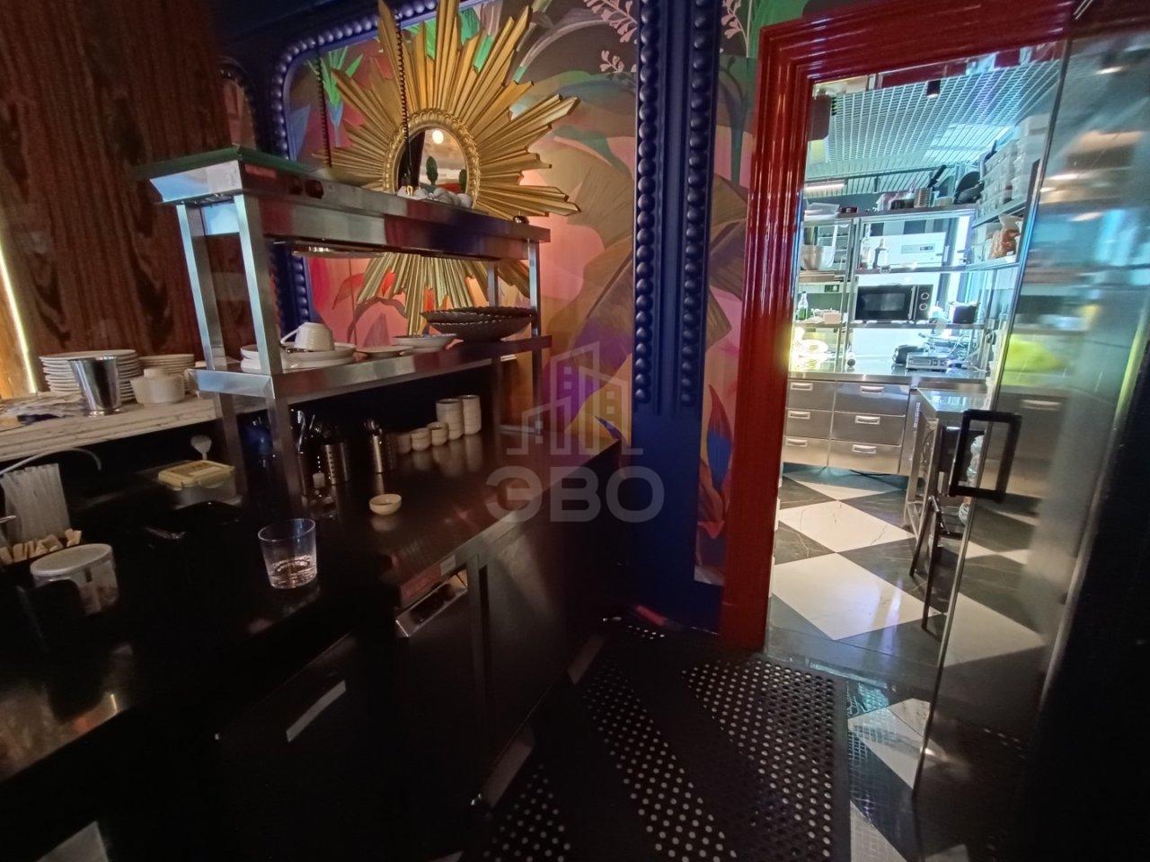 коммерция в Санкт-Петербурге по адресу: Петровская коса, 6, к 1