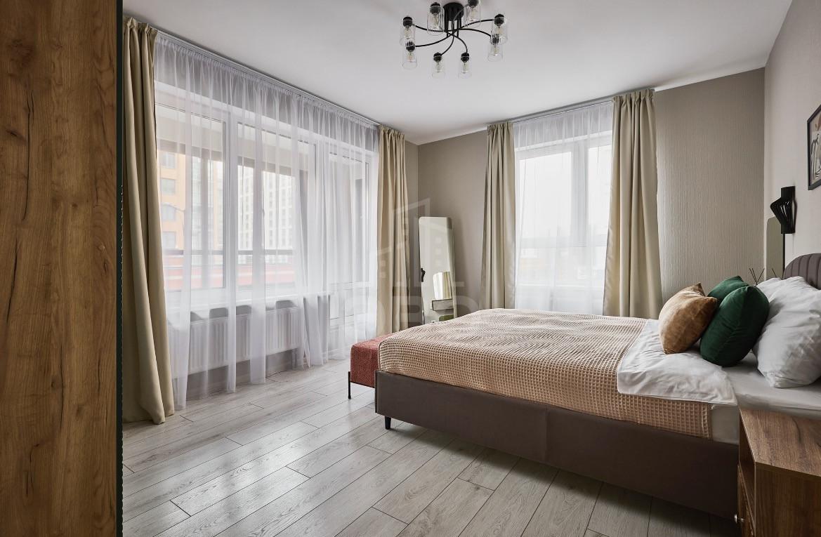 трехкомнатная квартира в Санкт-Петербурге по адресу: Планерная ул., 99, строение 1