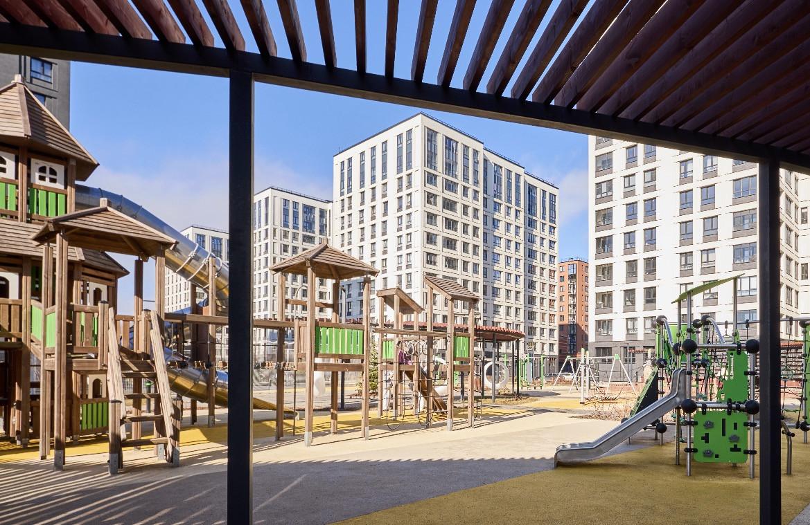 трехкомнатная квартира в Санкт-Петербурге по адресу: Планерная ул., 99, строение 1