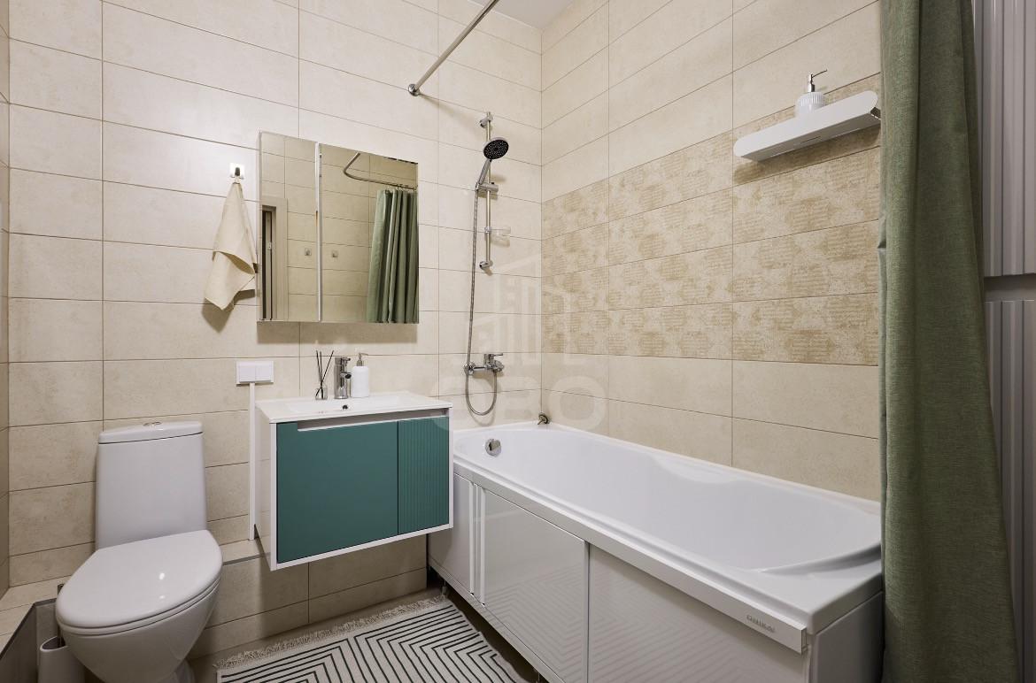 трехкомнатная квартира в Санкт-Петербурге по адресу: Планерная ул., 99, строение 1