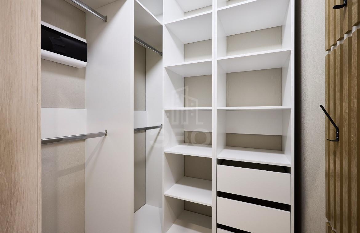 трехкомнатная квартира в Санкт-Петербурге по адресу: Планерная ул., 99, строение 1