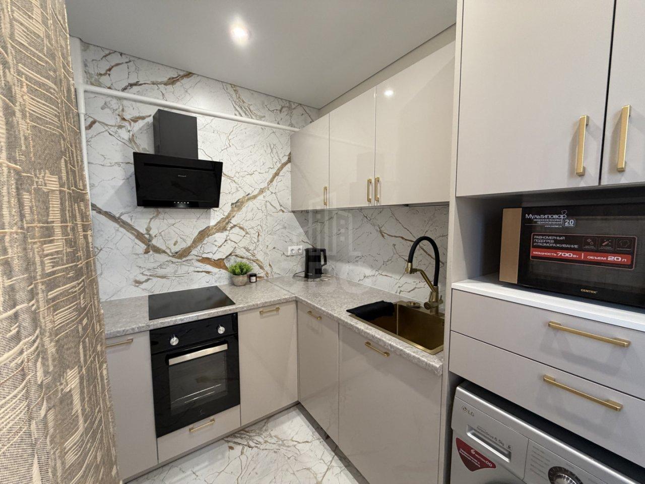 трехкомнатная квартира в Санкт-Петербурге по адресу: Большевиков проспект, 39, к 1, литера Ы