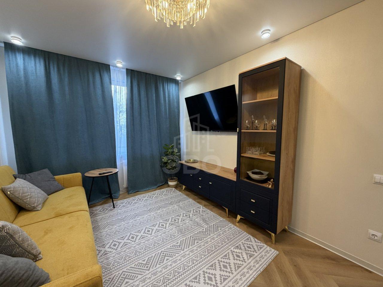 трехкомнатная квартира в Санкт-Петербурге по адресу: Большевиков проспект, 39, к 1, литера Ы