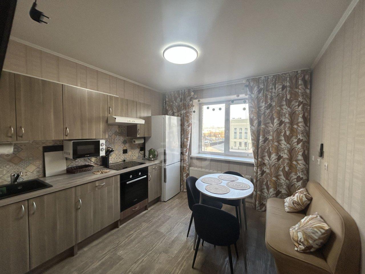 однокомнатная квартира в Санкт-Петербурге по адресу: Оптиков ул., 35, к 1