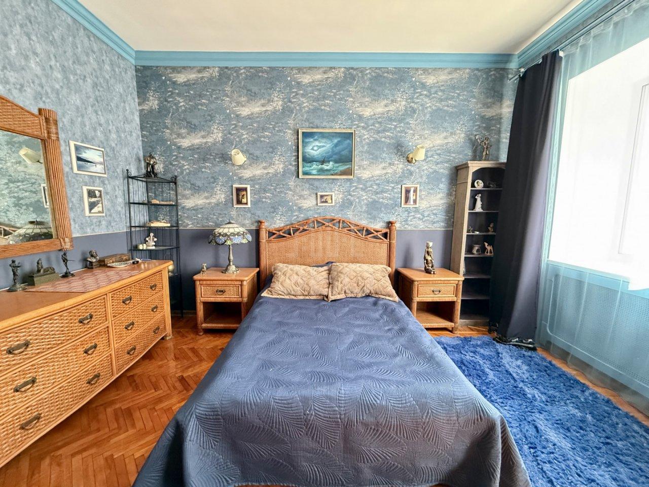 трехкомнатная квартира в Ленинградской области по адресу: Красноармейский проспект, 15