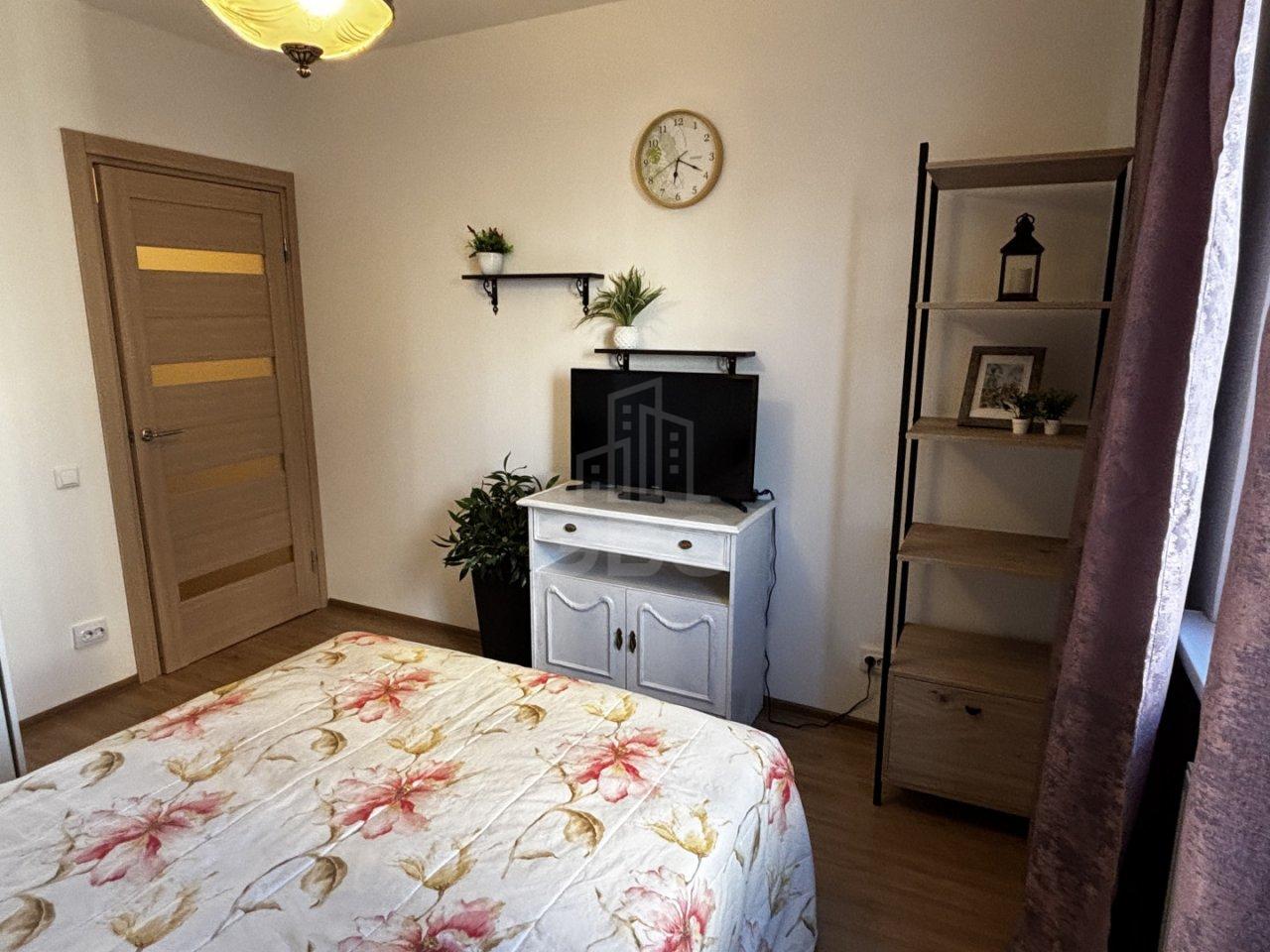 двухкомнатная квартира в Санкт-Петербурге по адресу: Дыбенко ул., 5, к 1