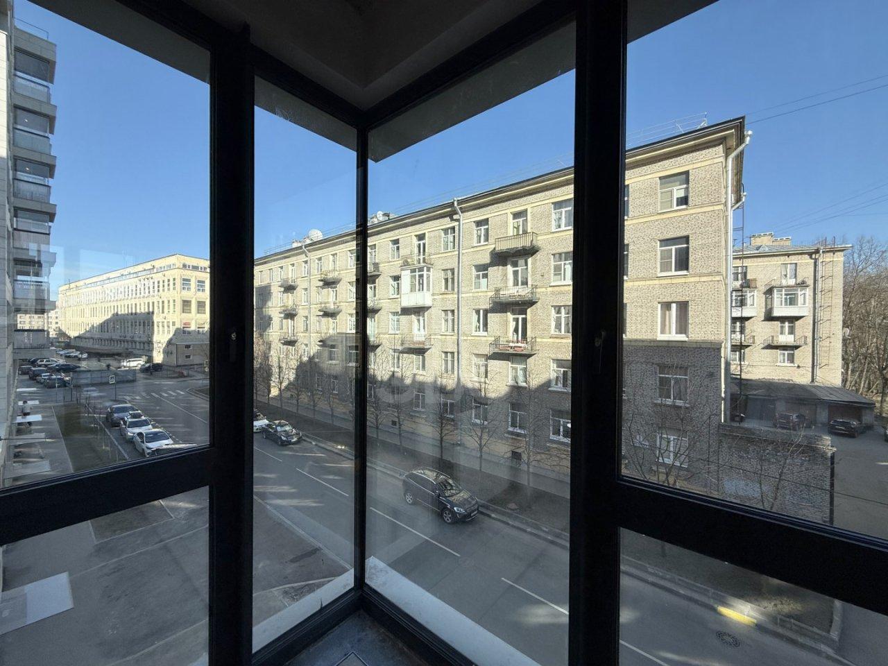 двухкомнатная квартира в Санкт-Петербурге по адресу: Чёрной речки наб., 35, строение 1