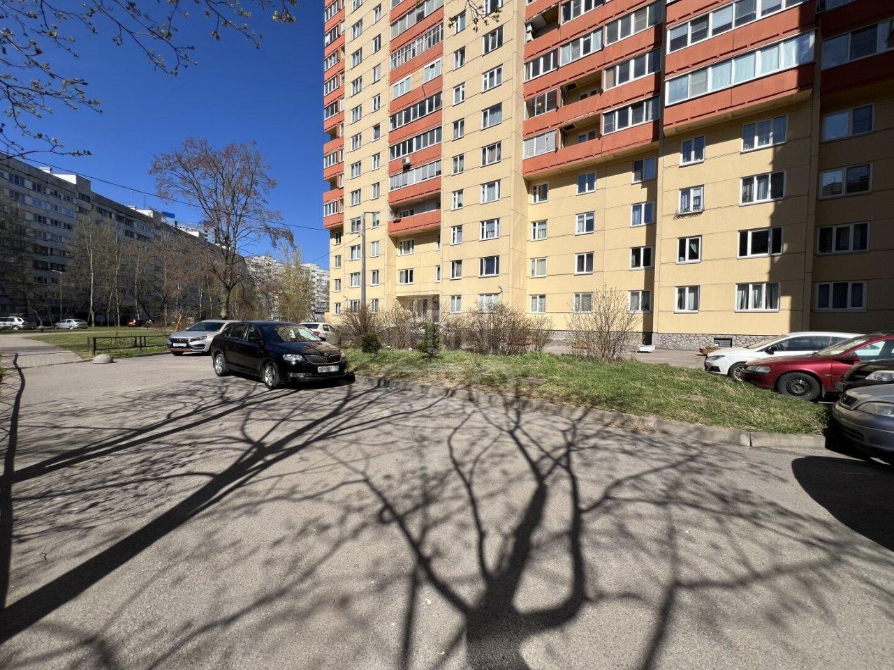 однокомнатная квартира в Санкт-Петербурге по адресу: Серебристый б-р., 38