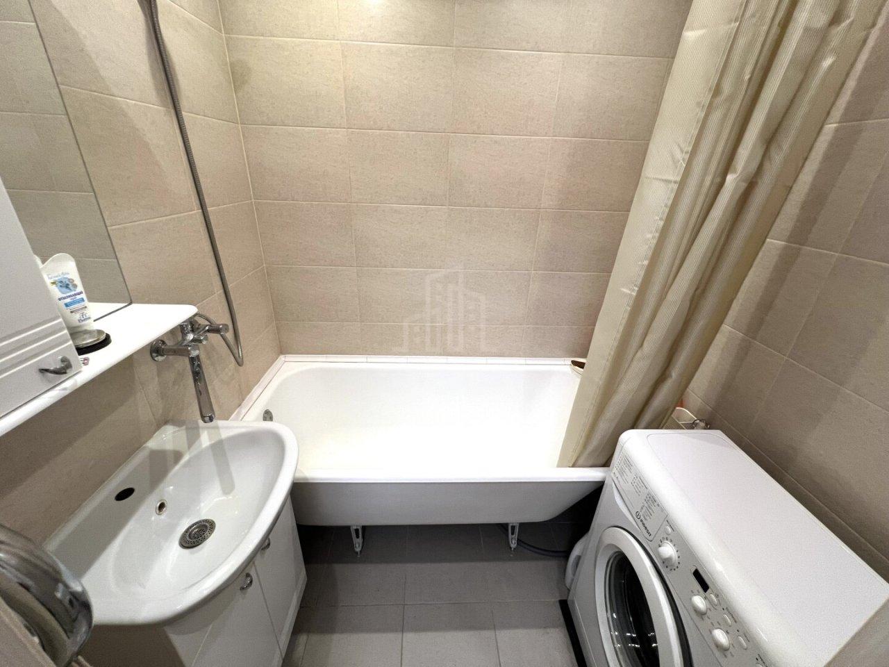 однокомнатная квартира в Санкт-Петербурге по адресу: Серебристый б-р., 38