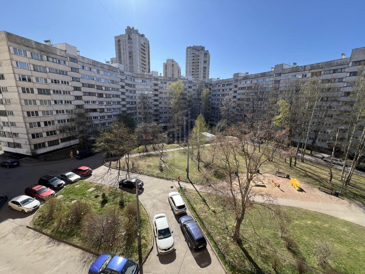 однокомнатная квартира в Санкт-Петербурге по адресу: Серебристый б-р., 38