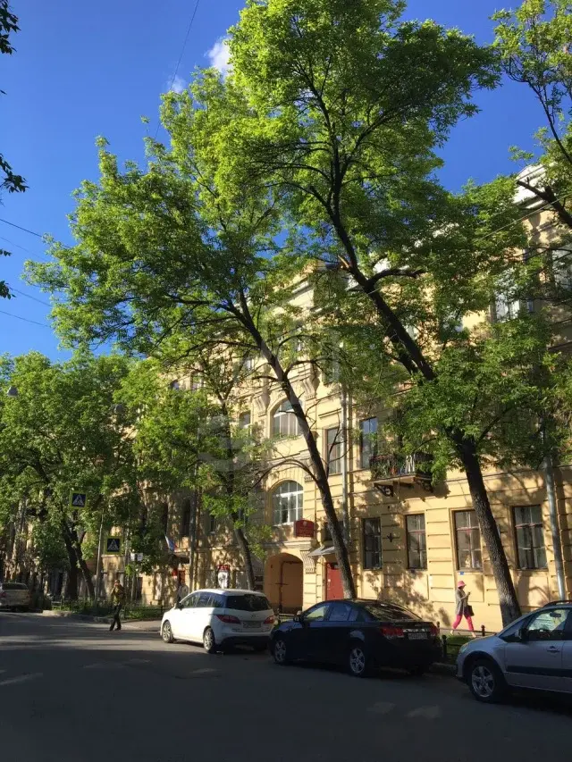 трехкомнатная квартира в Санкт-Петербурге по адресу: 4-я В.О. линия, 45