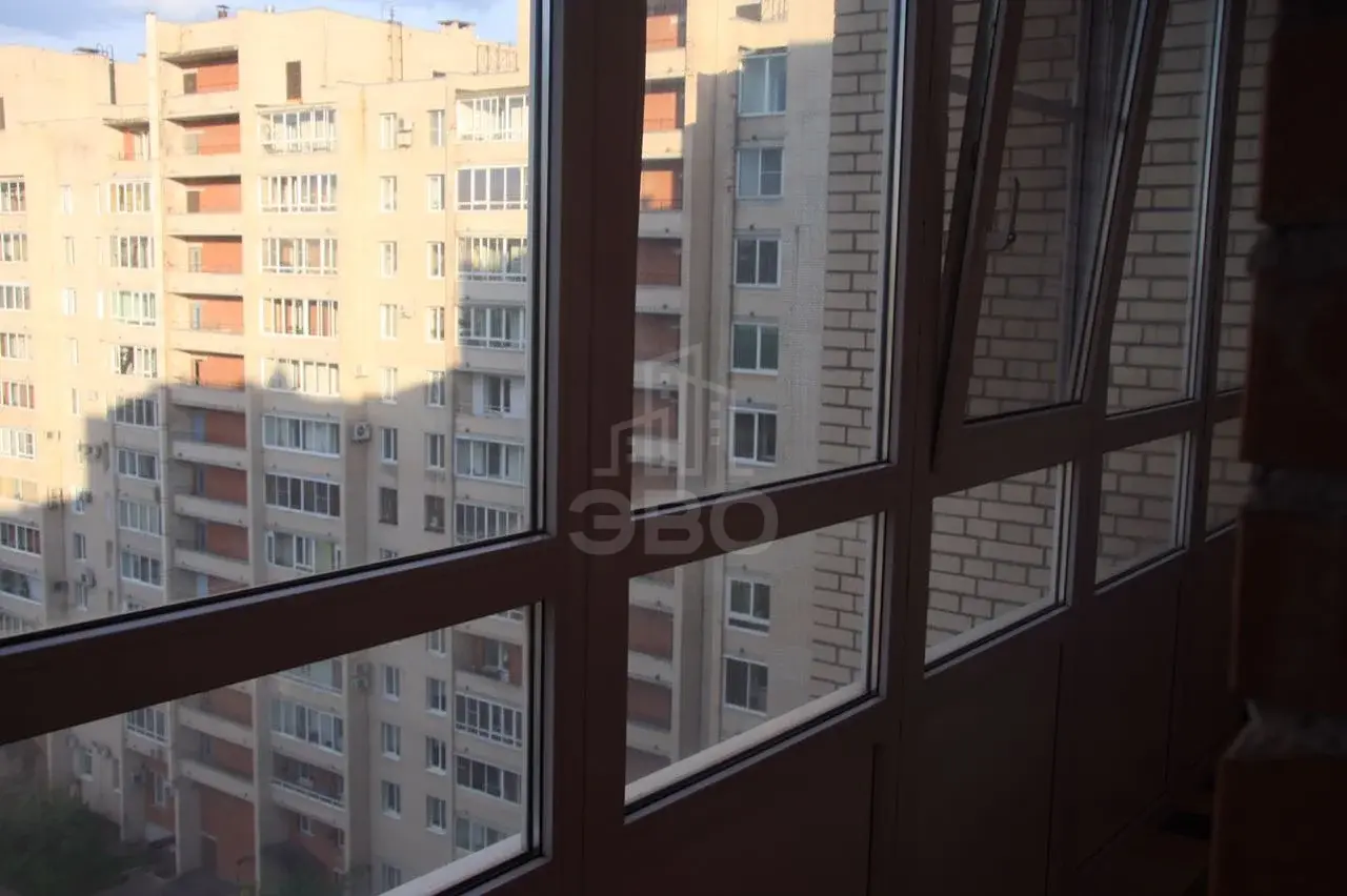 трехкомнатная квартира в Санкт-Петербурге по адресу: Нахимова ул., 11