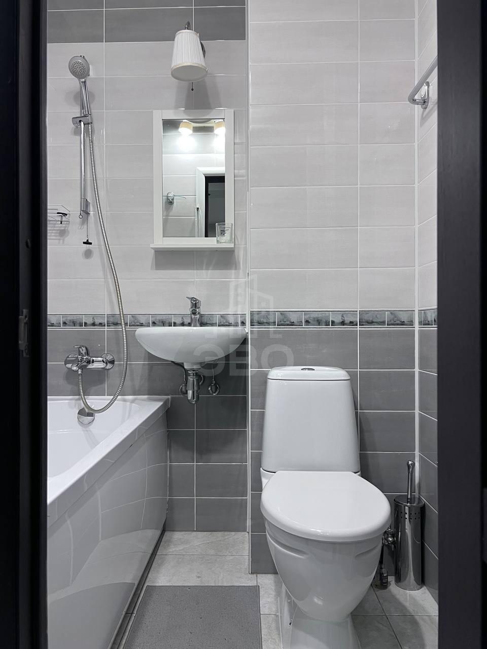 трехкомнатная квартира в Санкт-Петербурге по адресу: Лыжный пер., 4