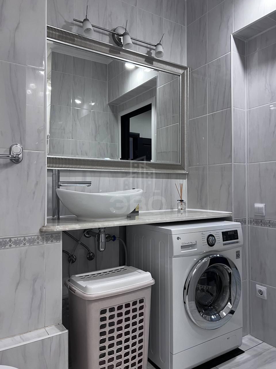 трехкомнатная квартира в Санкт-Петербурге по адресу: Лыжный пер., 4