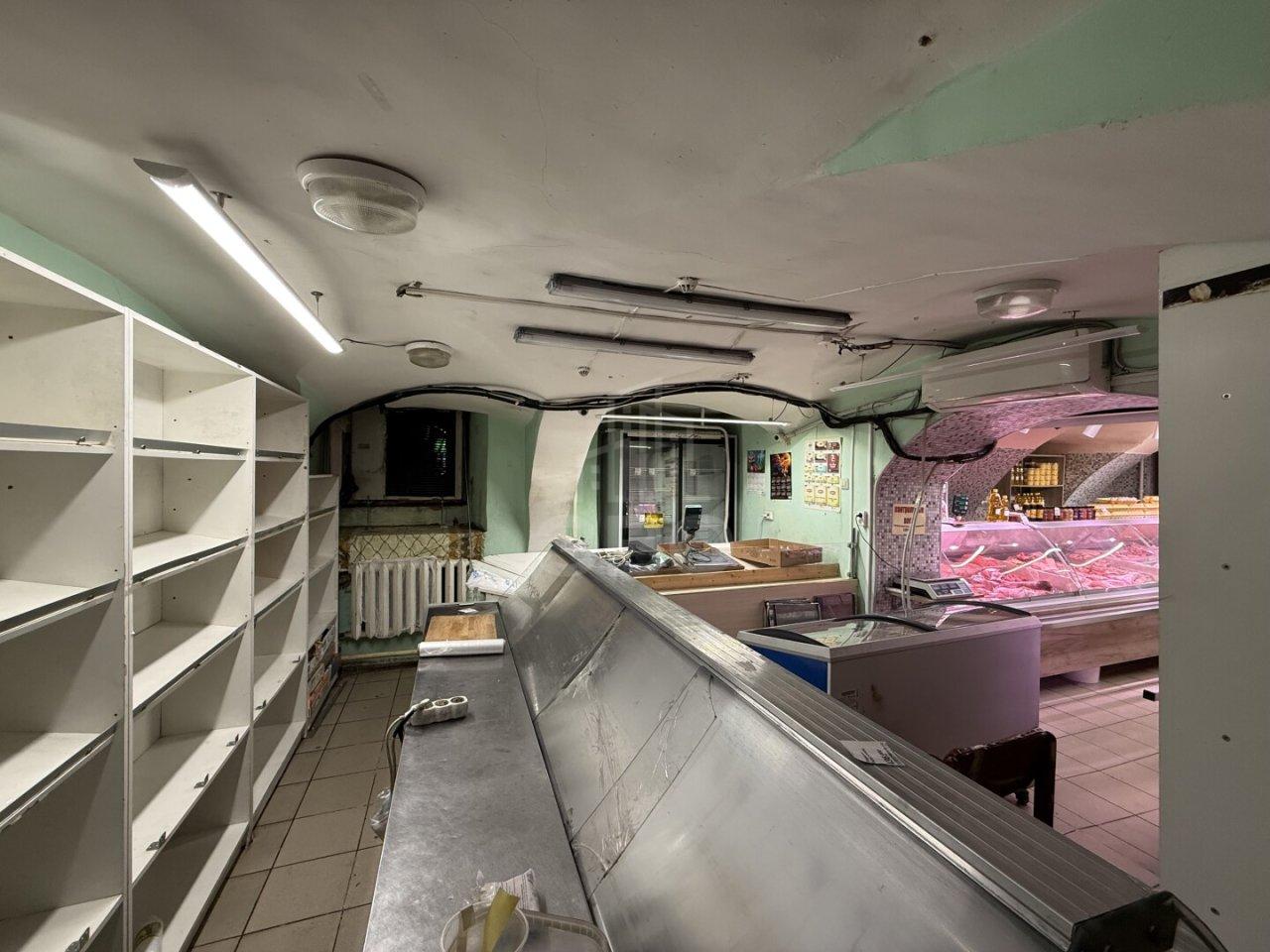 коммерция в Санкт-Петербурге по адресу: Декабристов ул., 9, литера А