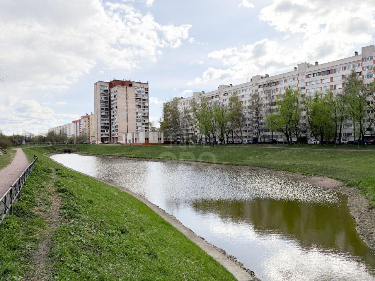 трехкомнатная квартира в Санкт-Петербурге по адресу: Стойкости ул., 15