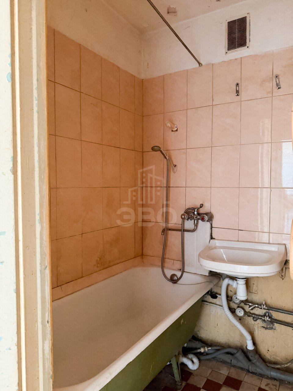 трехкомнатная квартира в Санкт-Петербурге по адресу: Стойкости ул., 15