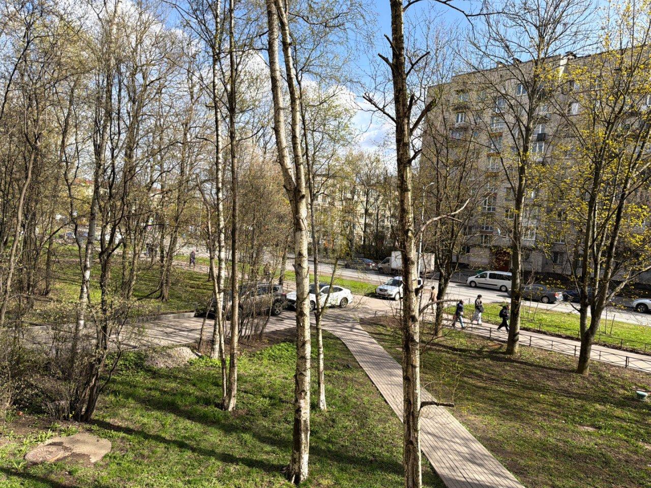 трехкомнатная квартира в Санкт-Петербурге по адресу: Стойкости ул., 15