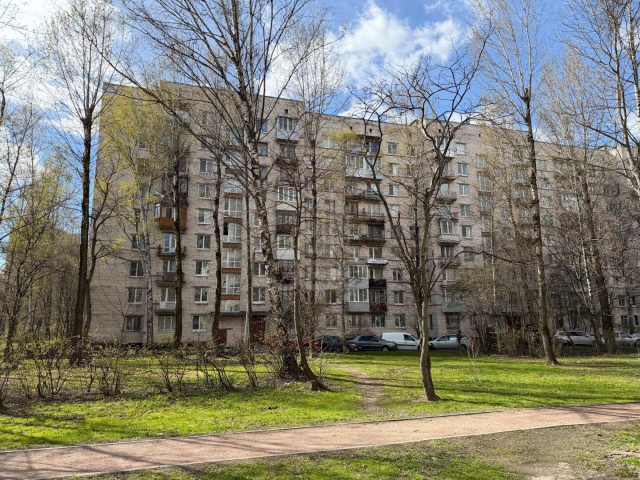 трехкомнатная квартира в Санкт-Петербурге по адресу: Стойкости ул., 15