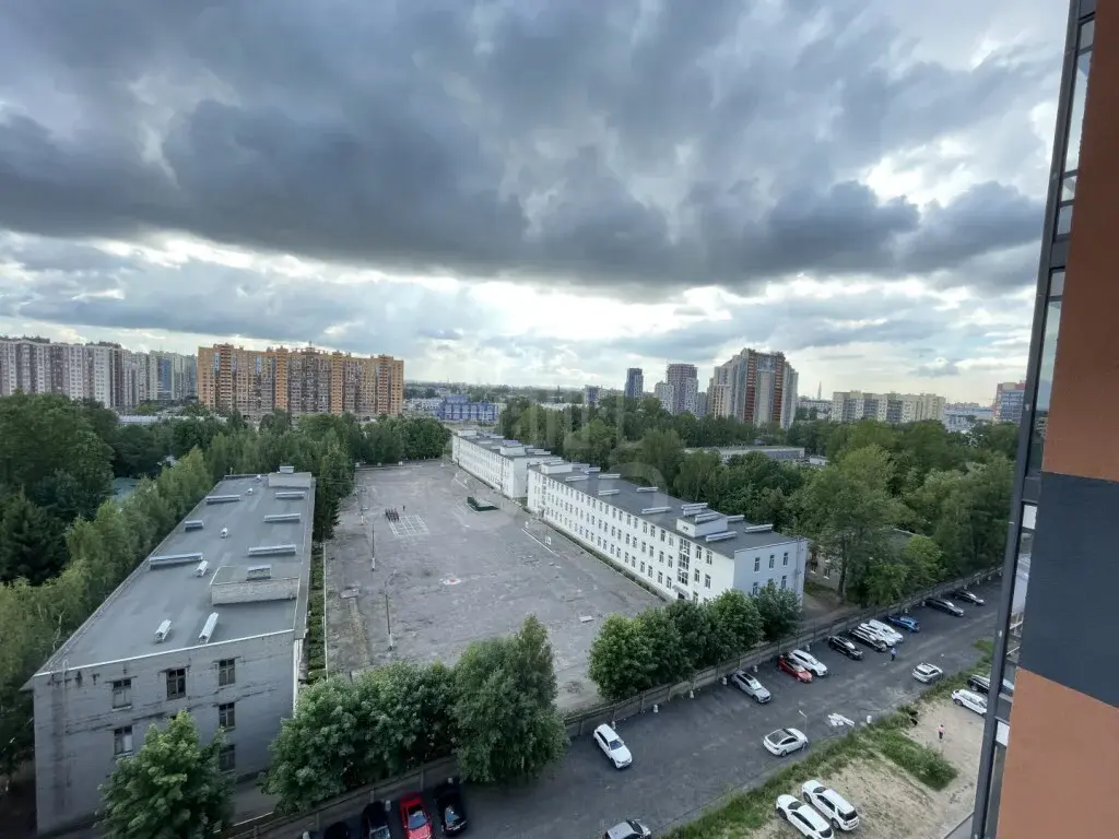 трехкомнатная квартира в Санкт-Петербурге по адресу: Богословская ул., 4, к 1, строение 1